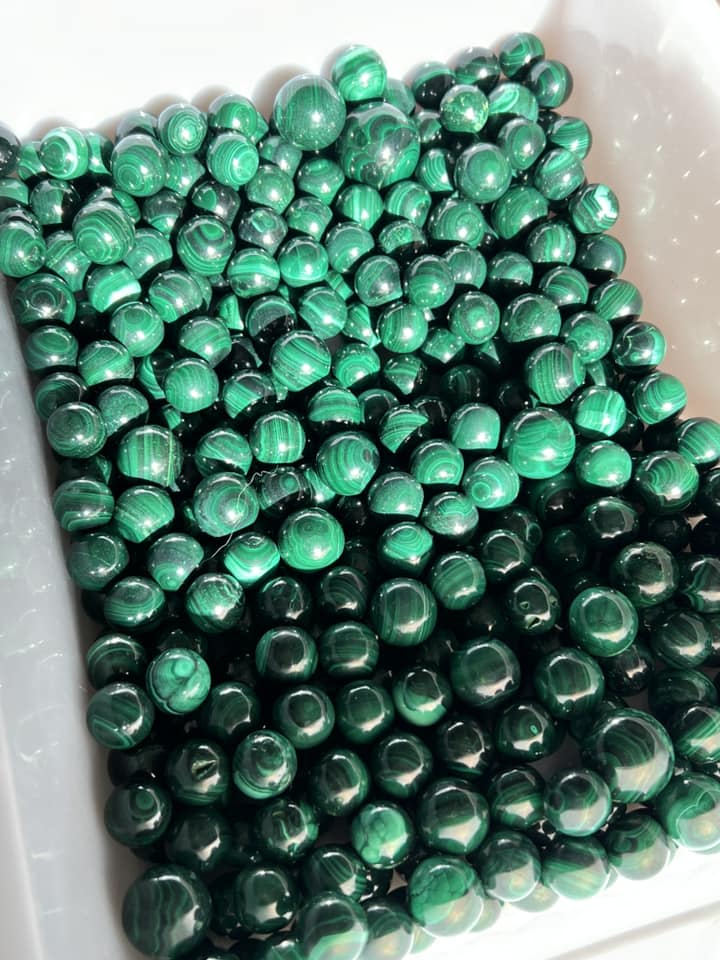 Small malachite sphere
