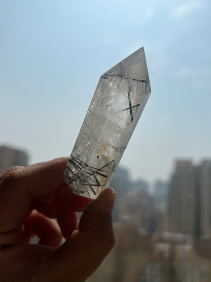 Black rutile in quartz tower