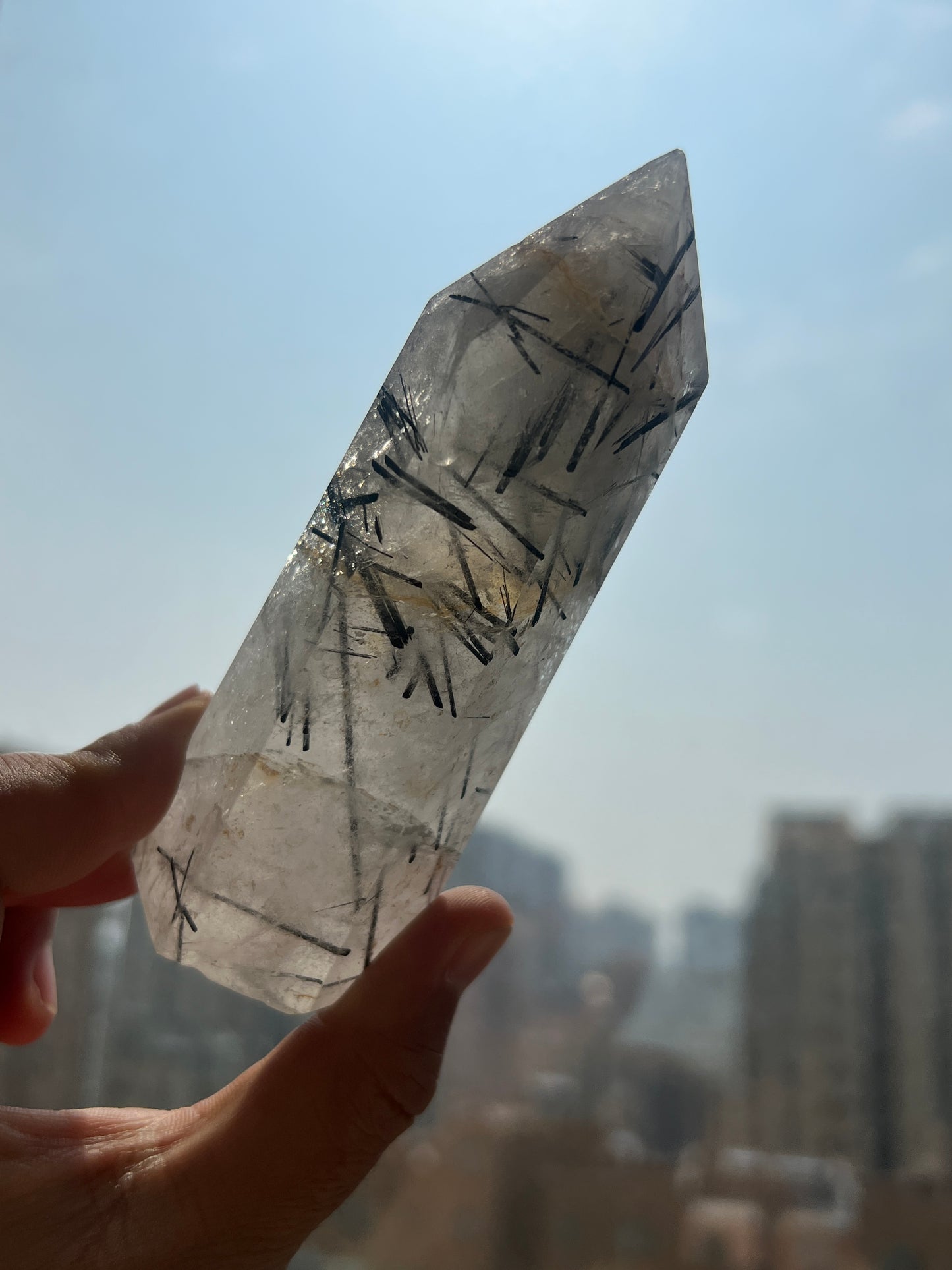 Black rutile in quartz tower