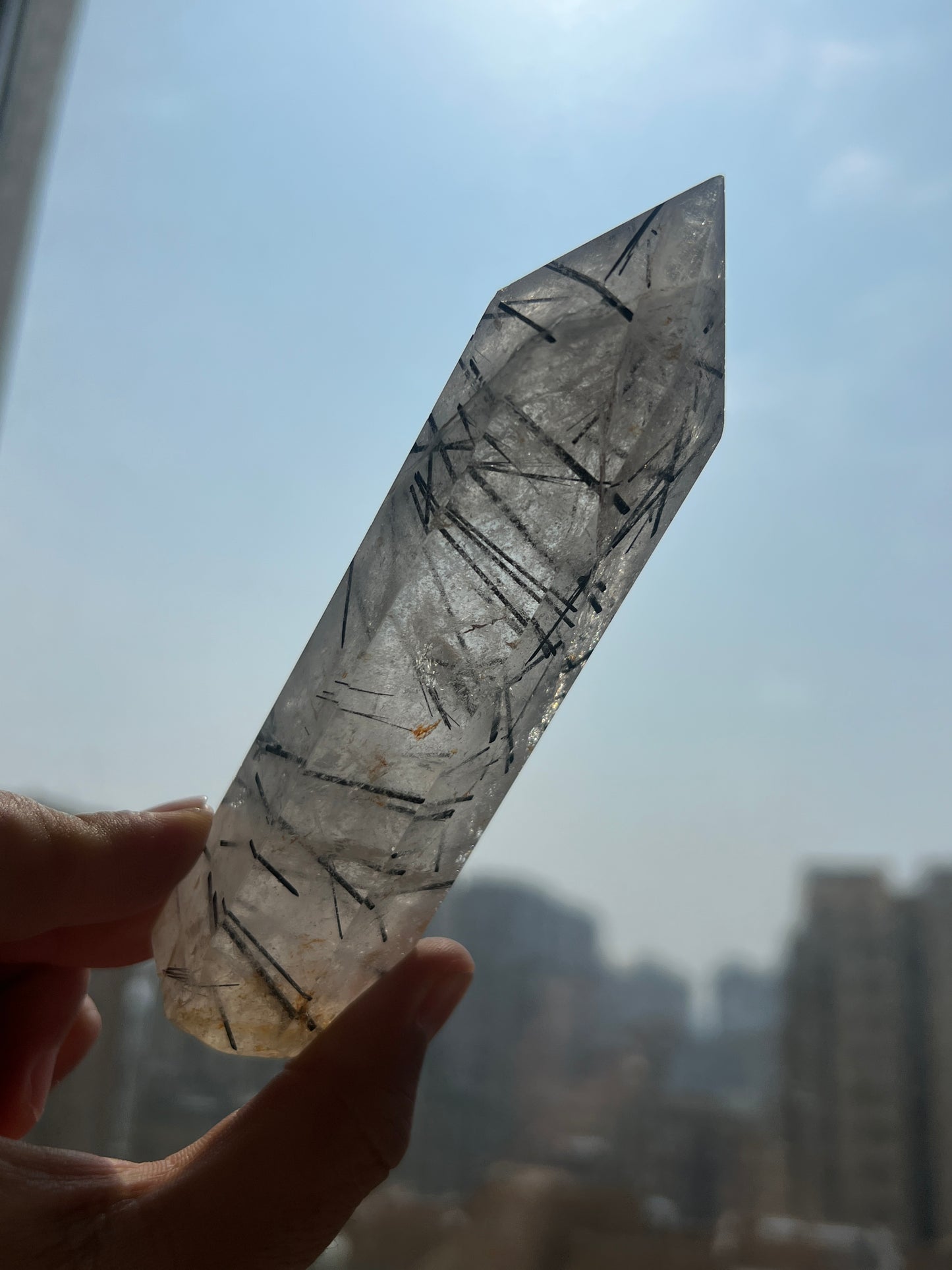 Black rutile in quartz tower