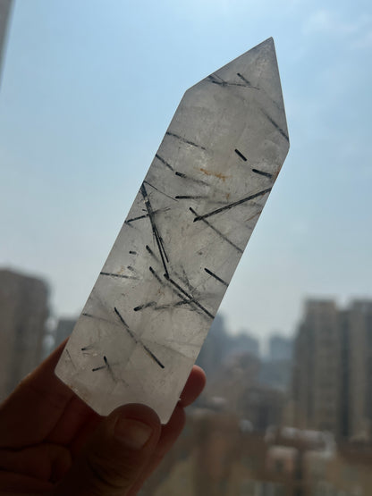 Black rutile in quartz tower